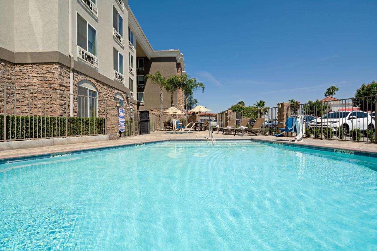 Holiday Inn Express Fresno South By Ihg מראה חיצוני תמונה